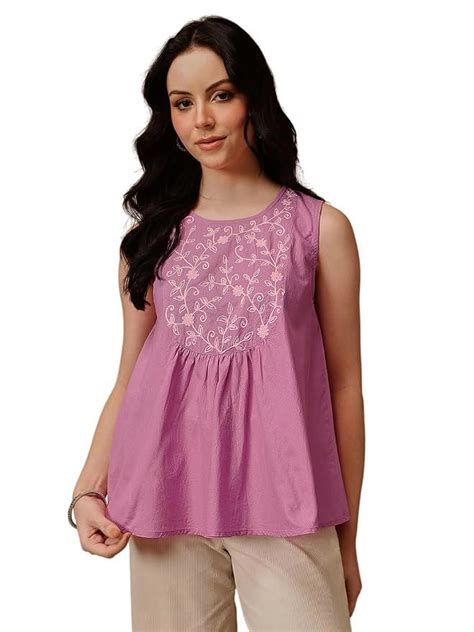 5 sleeveless short kurtis under ₹999 for comfortable home and casual wear