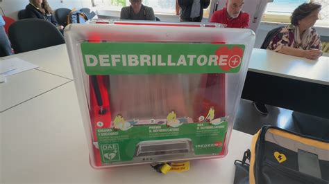 “RETE DEL CUORE”, DIFFONDERE DEFIBRILLATORI PER COMBATTERE L’INFARTO - Tv Qui Modena