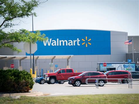 Walmart’s $9 Folding Camping Chair Can Hold Up to 225 Pounds - Athlon Sports