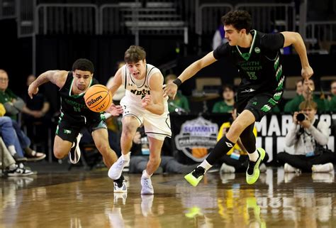 UND's resurgent season ends at the hands of NDSU in Summit League ...
