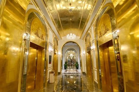 Golden Lake Hotel: ವಿಶ್ವದ ಮೊದಲ ಚಿನ್ನ ಲೇಪಿತ ಹೋಟೆಲ್ ! ಇಲ್ಲಿ ಟಾಯ್ಲೆಟ್ ...