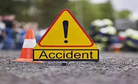 Tourist bus overturns in Thiruvananthapuram, 17 injured