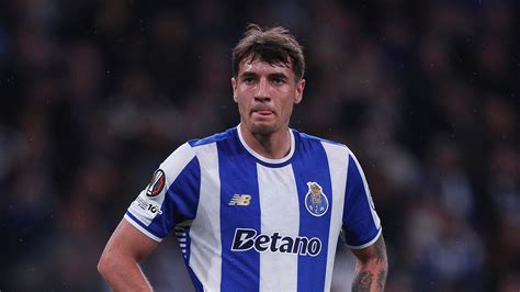 Porto trigger buy option for Arsenal defender Jakub Kiwior in £19m ...