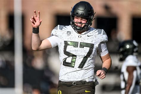 Oregon long snapper Luke Basso accepts Senior Bowl invite - oregonlive.com