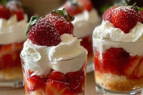 Quick Strawberry Shortcake Cups