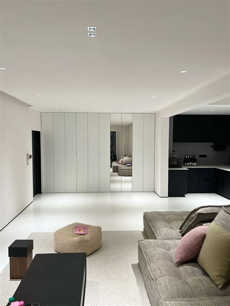 Zenith Bespoke Full-Wall Wardrobe Suite – Handleless Floor-to-Ceiling ...