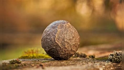 इजराइल की खुदाई में निकली 2100 साल पुरानी गोली, दुश्मनों के लिए खुदा है ...