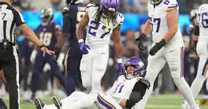 MN Vikings lose to LA Chargers 37-10, fall to 3-4