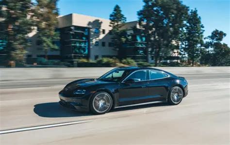 即将发布！新款Taycan续航可达587公里，真的假的？_懂车帝