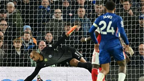 Chelsea in talks to sign Aston Villa's Emiliano Martinez