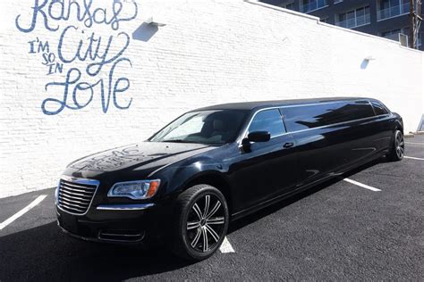 Black Chrysler 300 Stretch Limousine in Kansas City