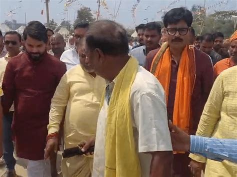 Ayodhya Fire Accident: Dayashankar Singh Yagya Pandal Burns to Ashes