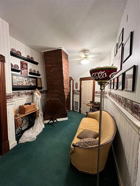 MCFARLIN HOUSE (Quincy) - B&B Reviews, Photos, Rate Comparison ...