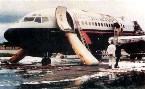 历史上的今天5月8日_1997年中国南方航空公司3456号班机（重庆飞往深圳，波音737）在深圳黄田机场落地时解体，造成33名乘客和2名机组人员死亡。
