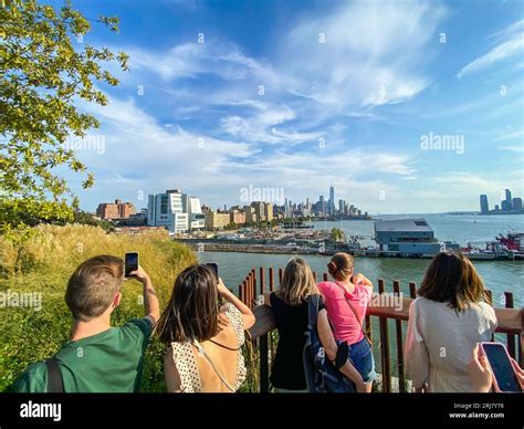 Little island nueva york hi-res stock photography and images - Alamy