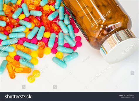 166 Tablets Medcines Images, Stock Photos & Vectors | Shutterstock