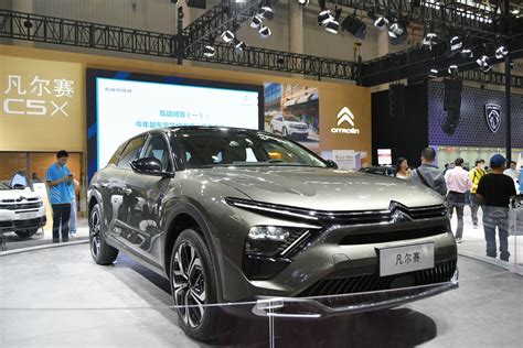 凡尔赛C5 X武汉首秀-企业新闻-东风汽车集团有限公司
