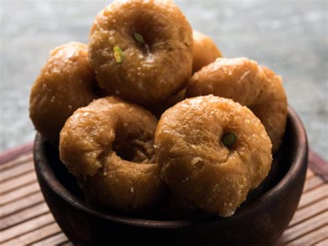 Buy Shri Shyam Baba Baked Balushahi Sweets | Non Fried | Inventor of ...