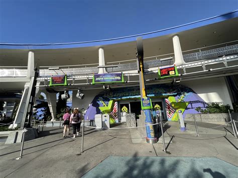 Guide to Buzz Lightyear’s Space Ranger Spin at Magic Kingdom