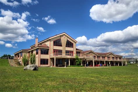 AUBERGE MISTISSINI LODGE - Hotel Reviews & Photos - Tripadvisor