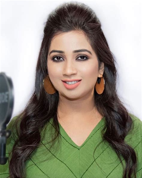 who is shreya ghoshal - Brainly.in