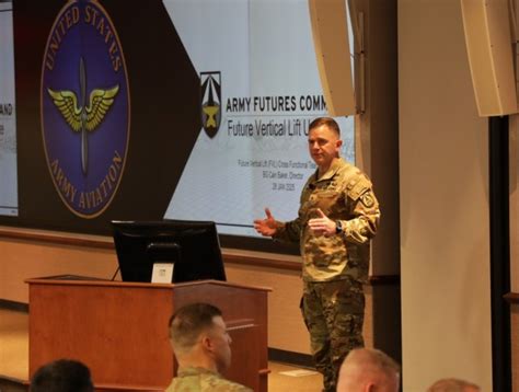 Aviation leaders forum highlights operations, training, leader ...