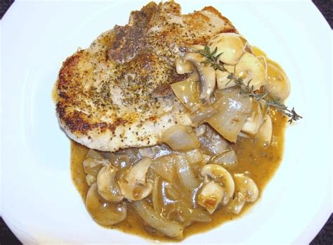 LA COCINA DEL POLLO: SAUTE PORK CHOP WITH ONION MUSHROOM SAUCE