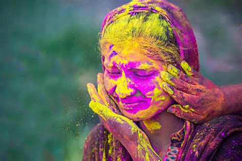 Holi 2023 If the color on hair, face and nails is not coming off, try ...