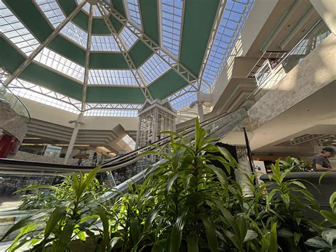 Oak View Mall - Omaha, NE (3/3/2024) : r/deadmalls