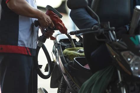Ika-2 sunod na oil price hike asahan sa Enero 11 | ABS-CBN News
