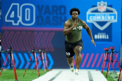 Skyler Bell runs official 4.40-second 40-yard dash at 2026 combine HD Wallpaper