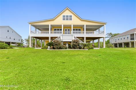 320 Beach Boulevard S, Waveland, MS - lhrmls-01512389 - Beach-Homes.com