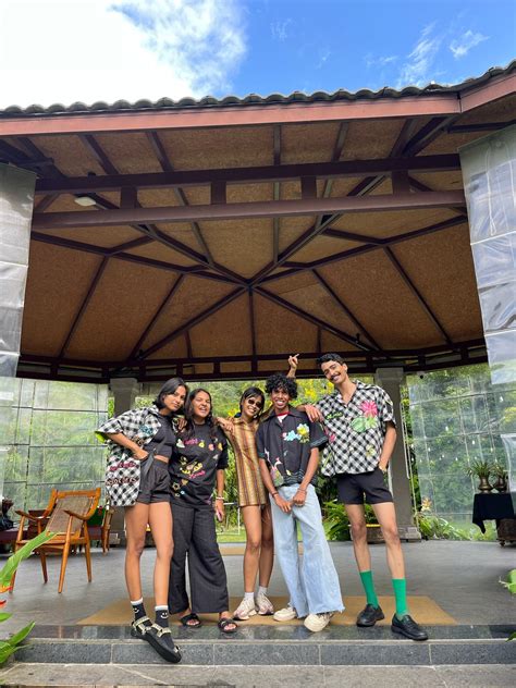 Kosh Retreat – NO BORDERS SHOP