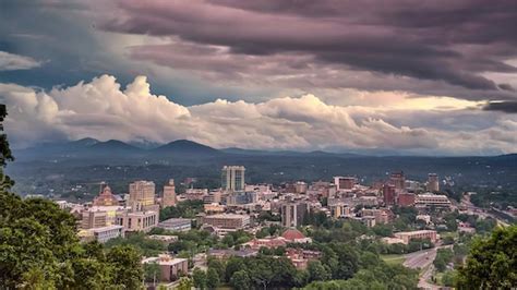 7 random acts of kindness to spread the love in Asheville - AVLtoday