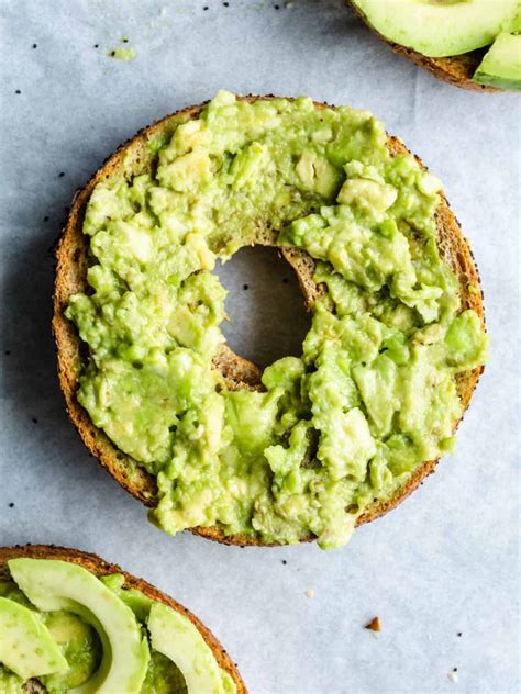 5-Minute Avocado Bagel Sandwich (with Cream Cheese) | The Fruity Jem