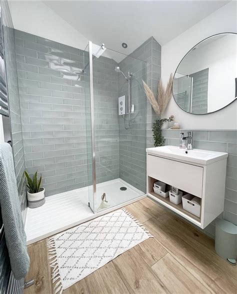 50+ White Bathroom Ideas That Are Crisp and Clean | Small bathroom ...