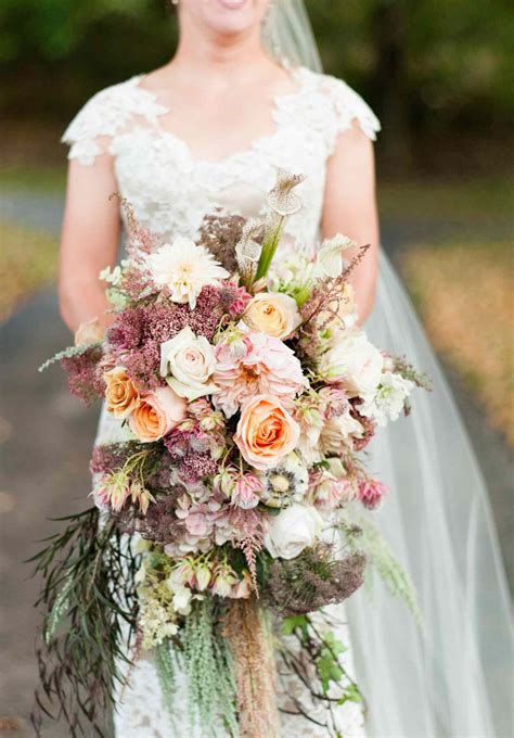 33 Chic Cascading Wedding Bouquets