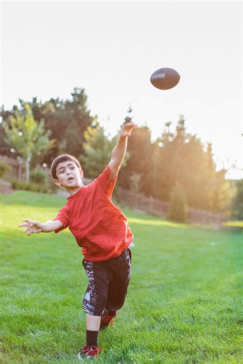 Playing Football 的图像结果