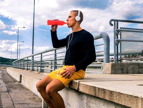 Drinking 10 cans of energy drink a day caused death for this 26-year ...
