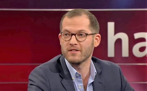 Bild-Chef Julian Reichelt warnt Kollegen vor Rassismus gegenüber Deutschen