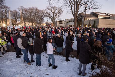 One year later, Waukesha vigil remembers victims of Christmas parade ...