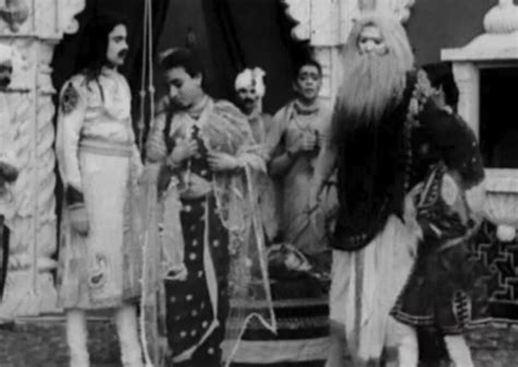 ਕਿਸ ਨੇ ਬਣਾਈ ਸੀ ਭਾਰਤੀ ਸਿਨੇਮਾ ਲਈ ਪਹਿਲੀ ਫ਼ਿਲਮ, ਕਮੈਂਟ ਕਰਕੇ ਦੱਸੋ,ਨਹੀਂ ਜਾਣਦੇ ...