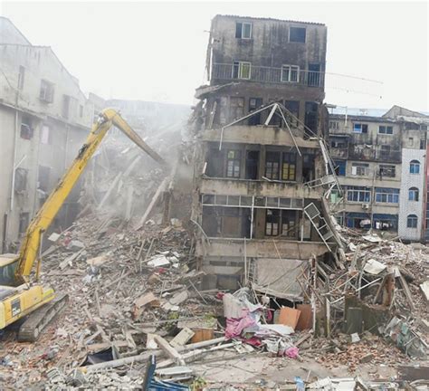 台湾震中多处建筑遭毁 楼房倾塌压扁车辆（组图）-浙江新闻-浙江在线
