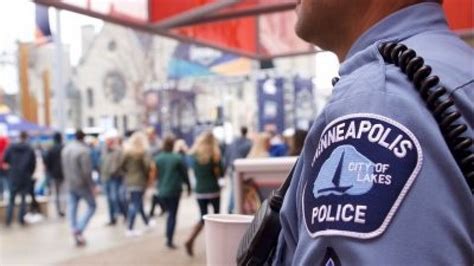 Minneapolis police leaving in droves | Fox News Video