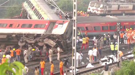 印度火車事故原因曝！3列車「5分鐘內連環撞」 他目睹軌道全是血 | ETtoday國際新聞 | ETtoday新聞雲