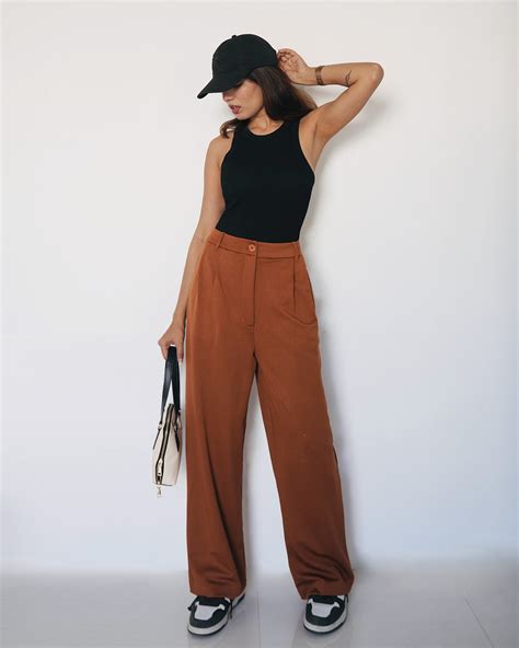 Pleated Solid Pants – Oyela