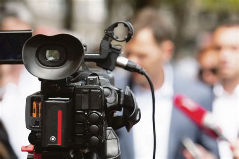 Kurzumfrage: Hat sich die öffentliche Wahrnehmung der Altenpflege ...