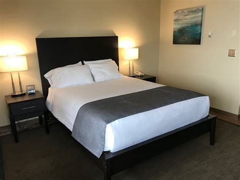 SIMON HOTEL (Burnaby) - Hotel Reviews & Photos - Tripadvisor
