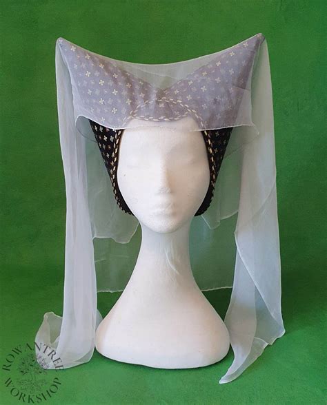 Pin by Madeliene Smith on Halloween | Medieval hats, Medieval princess ...