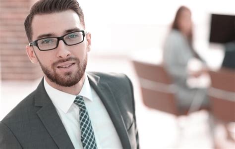 Business Man Standing 的图像结果